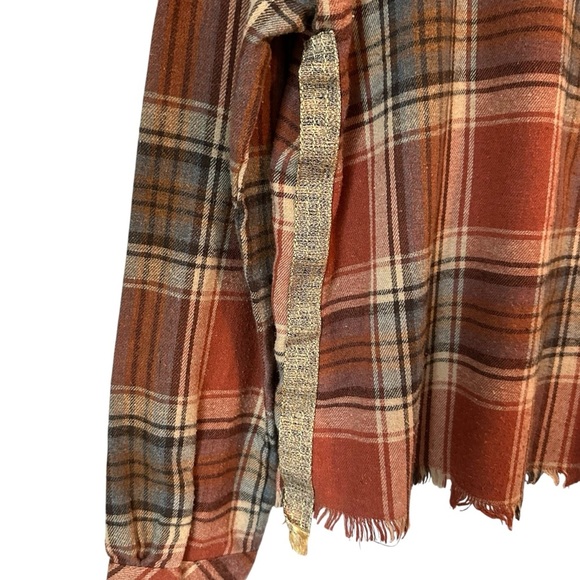 Hem & Thread Frayed Plaid Button-Up Lightweight Flannel Shirt, Striped Sides, M - Picture 9 of 15